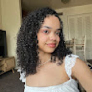 Meet your Posher, Amaia